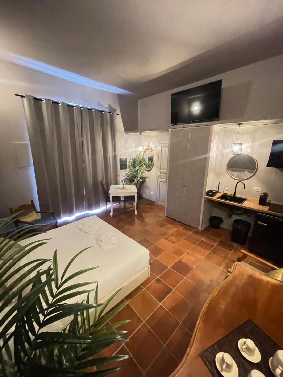 Lucilla'S Suite San Pietro Station Roma Ngoại thất bức ảnh