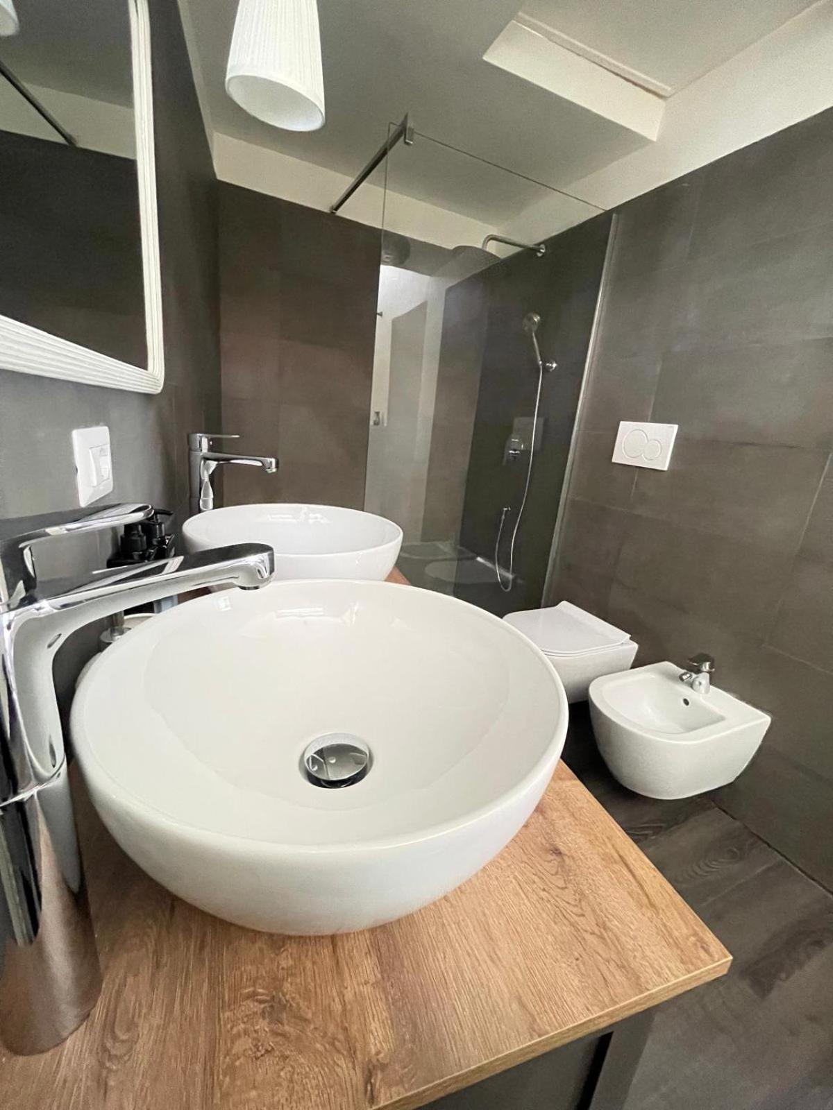 Lucilla'S Suite San Pietro Station Roma Ngoại thất bức ảnh