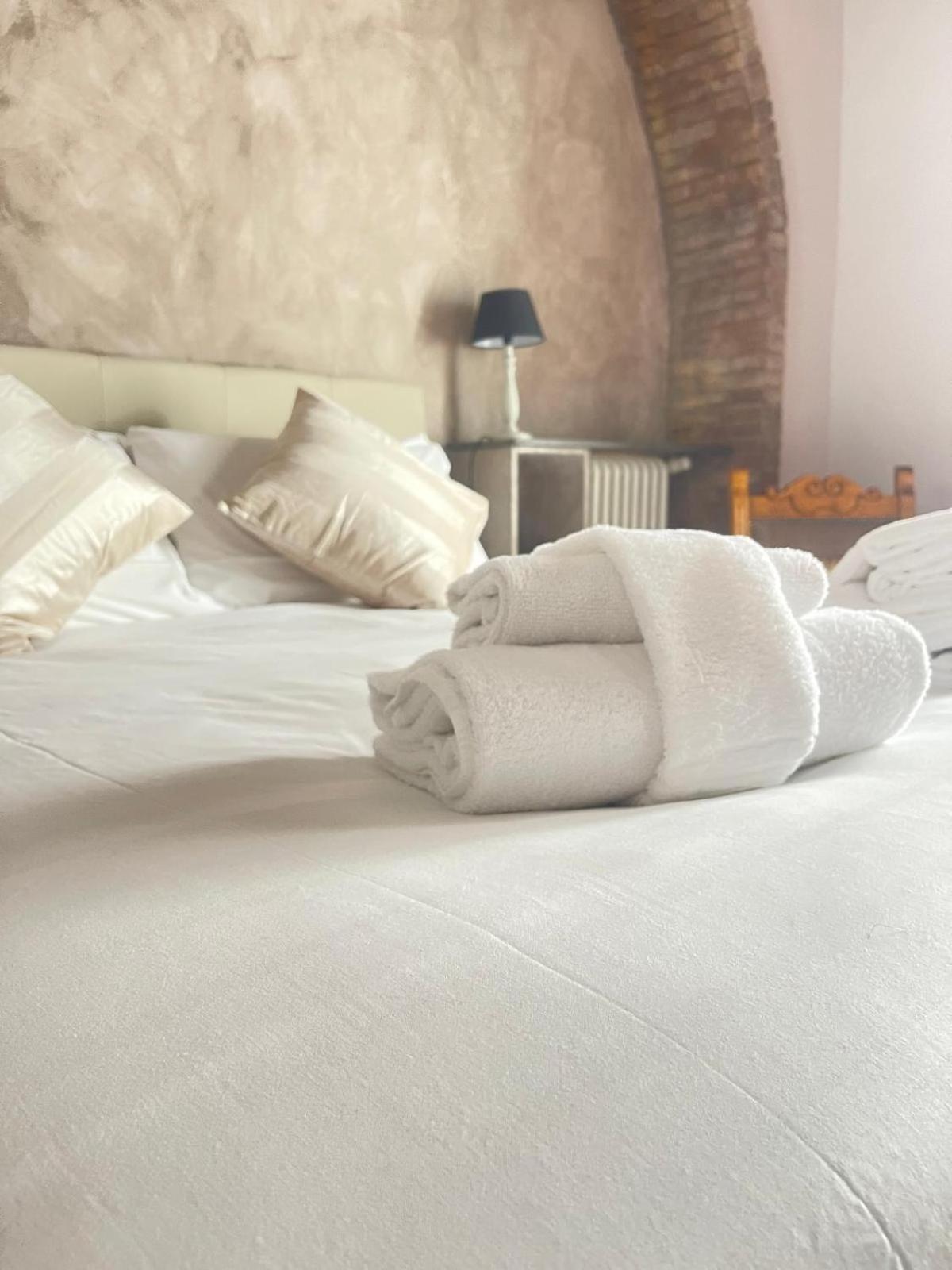 Lucilla'S Suite San Pietro Station Roma Ngoại thất bức ảnh